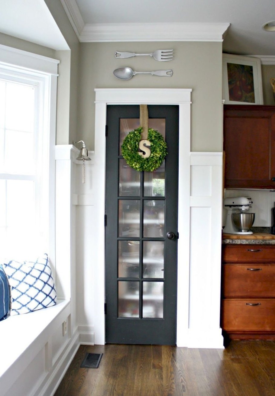 Дверь в кладовку