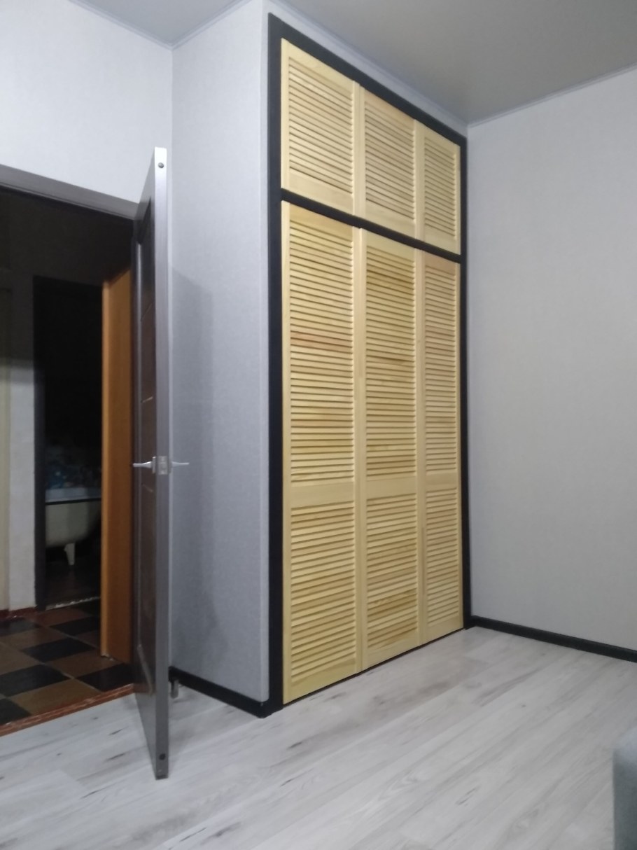 Скрытая дверь в кладовку