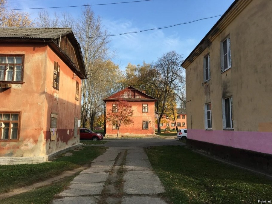 Двухэтажный многоквартирный дом