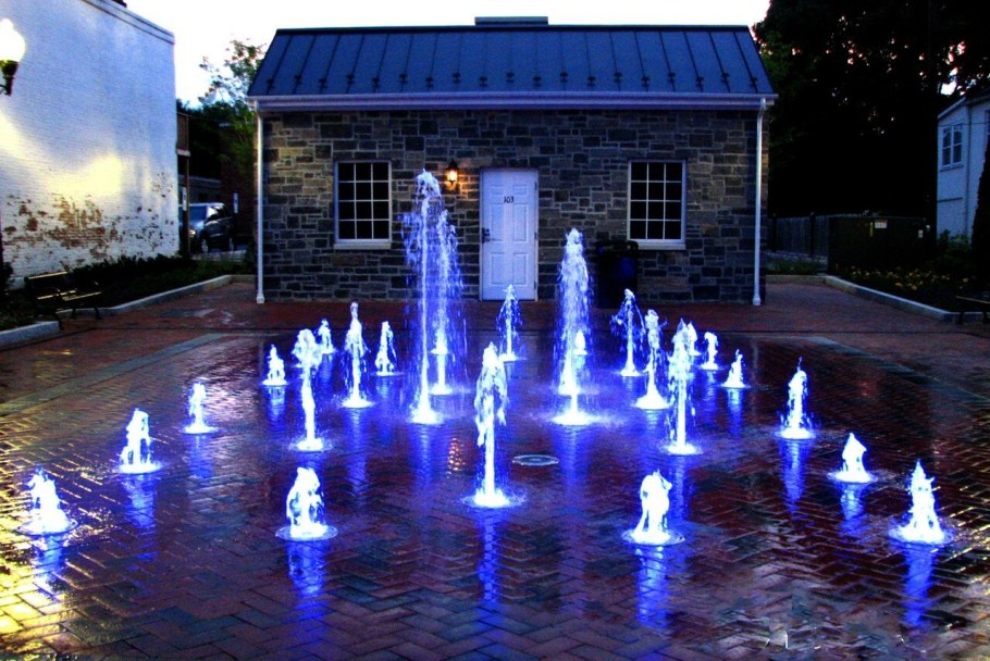 Пешеходный фонтан