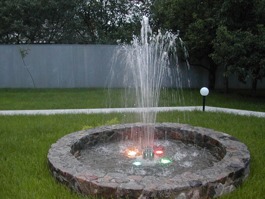 Фонтанчик на даче