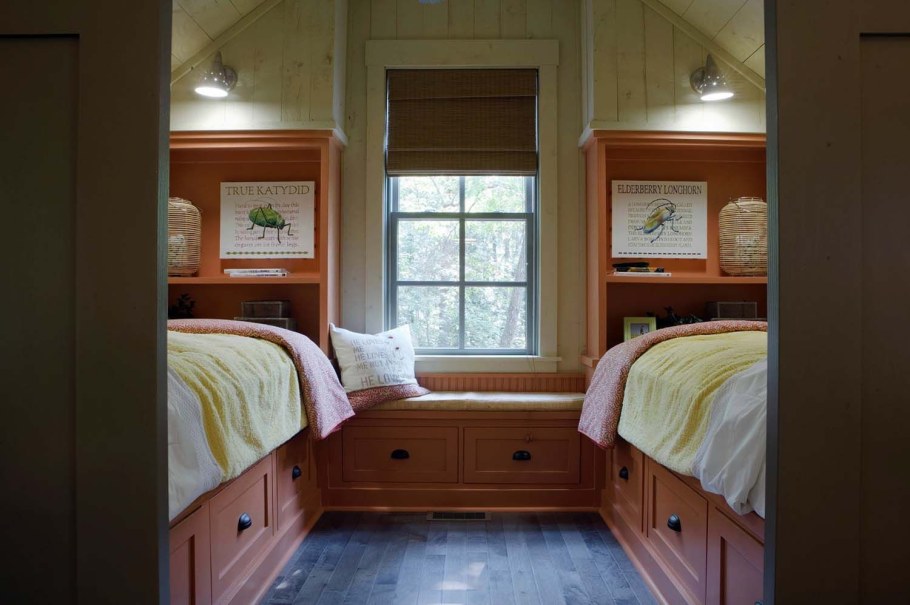 Шторы в деревянном доме