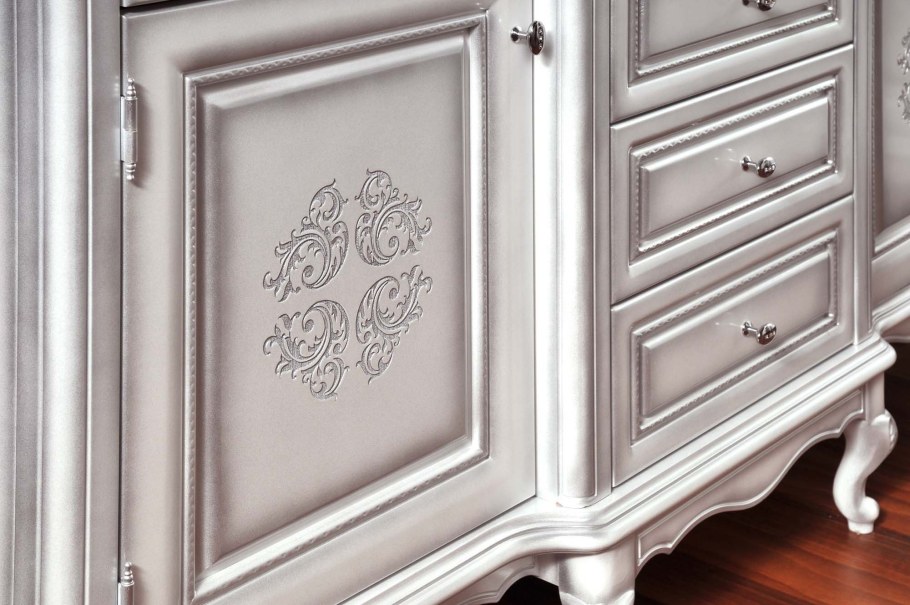 Тумба под ТВ классика белая с патиной серебро