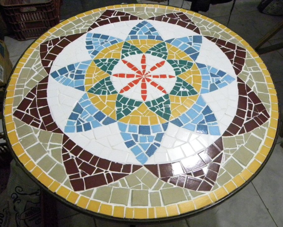 Море пляж веранда стол мозайка чешуя