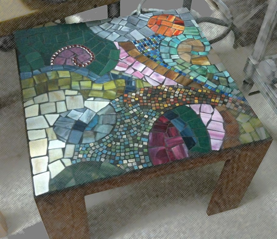 Отделка битой плиткой