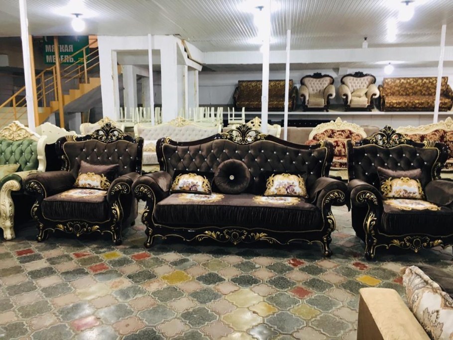 Угловой Холл фараон Киргу Махачкала