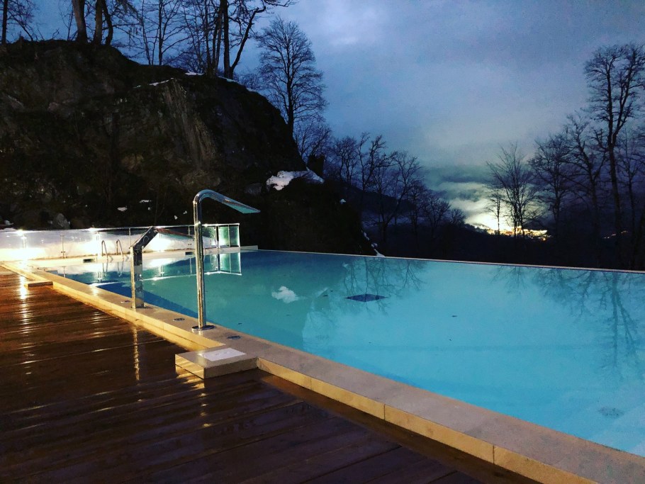 Бассейн Газпром роза Хутор