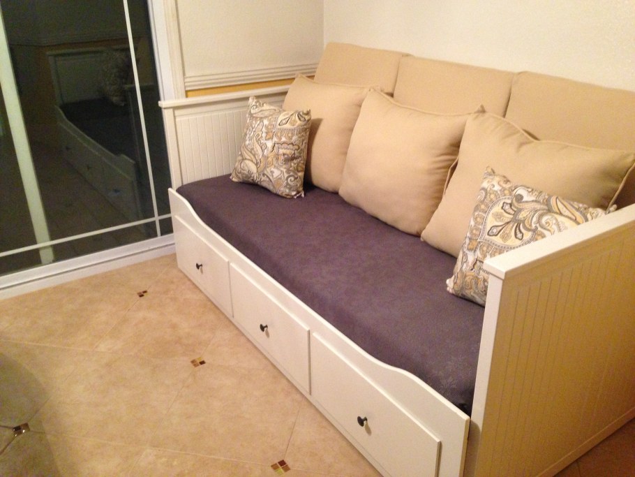 Кушетка икеа ХЕМНЭС