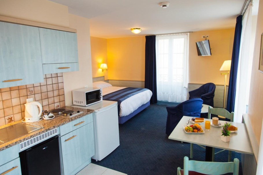 Гостиничный номер с кухней