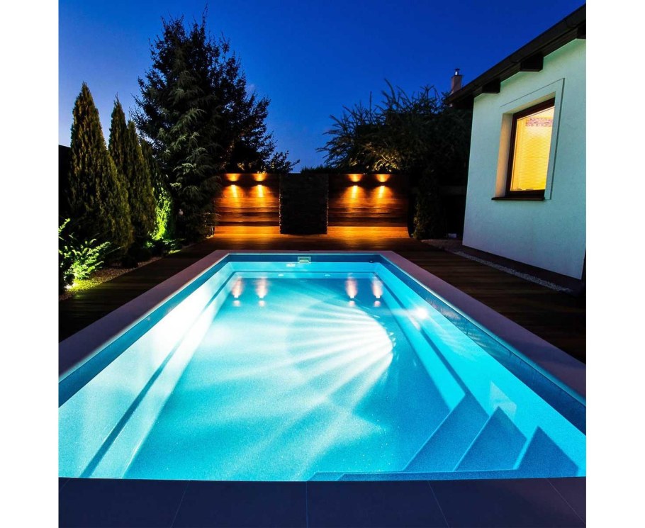 Композитный бассейн с переливом