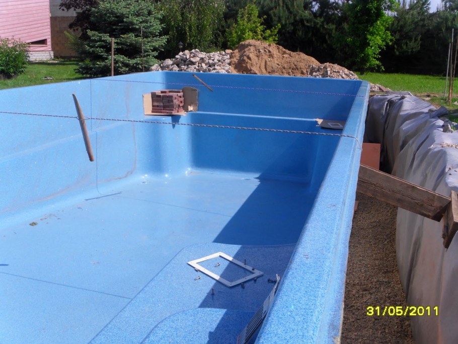 Compass Pools композит