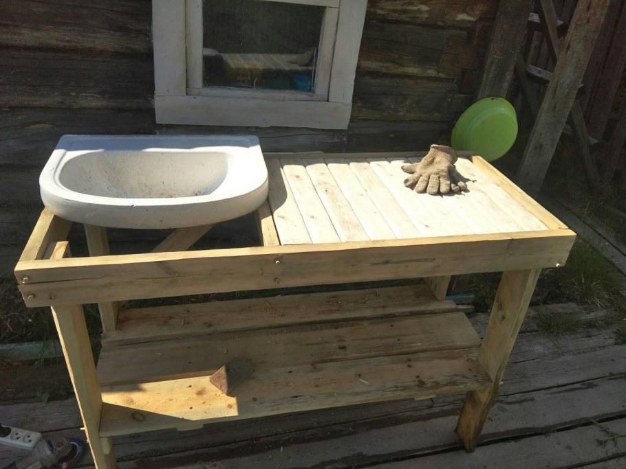 Уличный умывальник