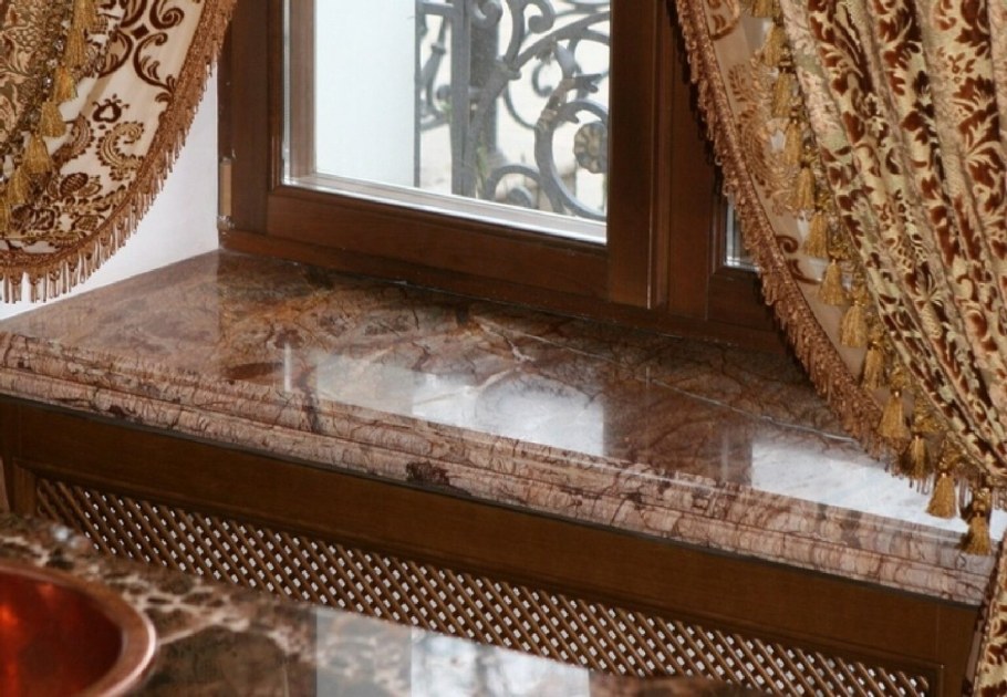 Мраморный подоконник