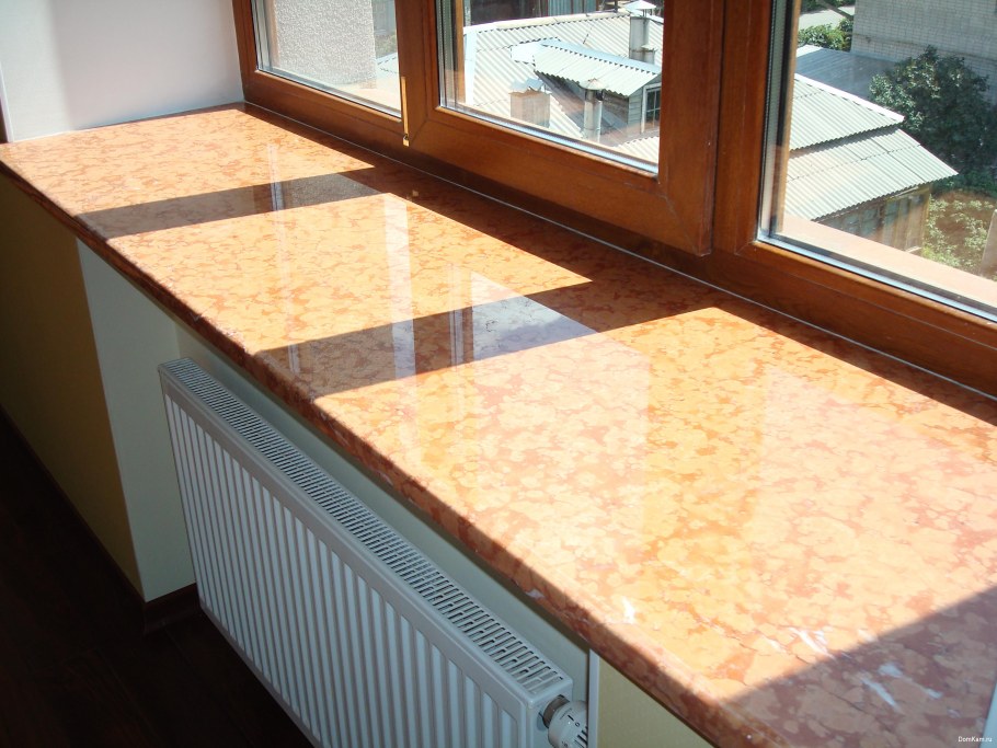 Подоконник из натурального мрамора