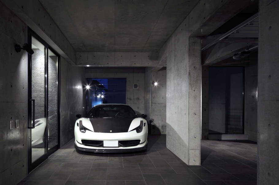 Интерьер гаража