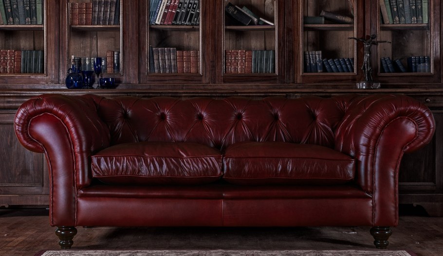 Диван Честер красный велюр