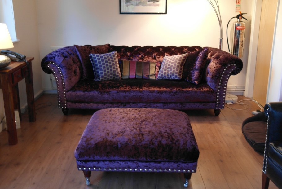 Диван Честер обивка бархат