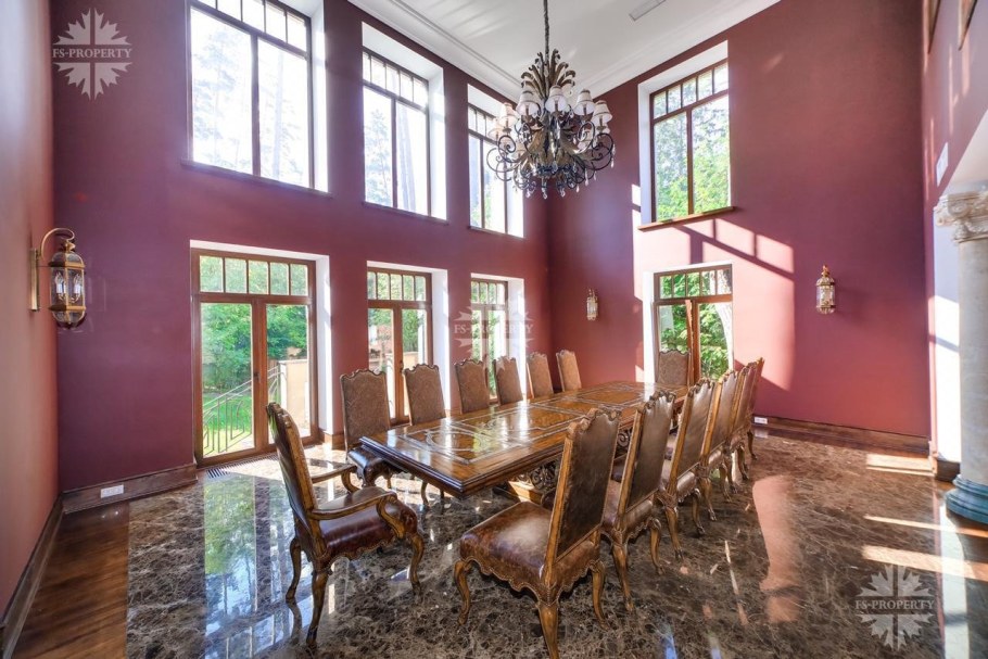 Дачный домик старенький