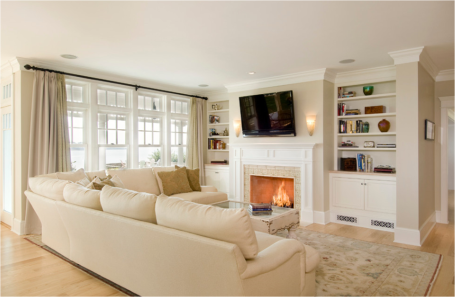 Гостиная с камином посередине