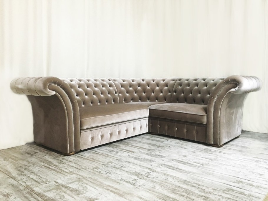 Диван угловой Честерфилд белый