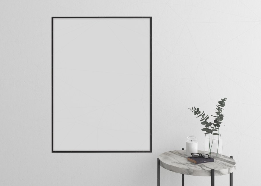 Пустая картина на стене