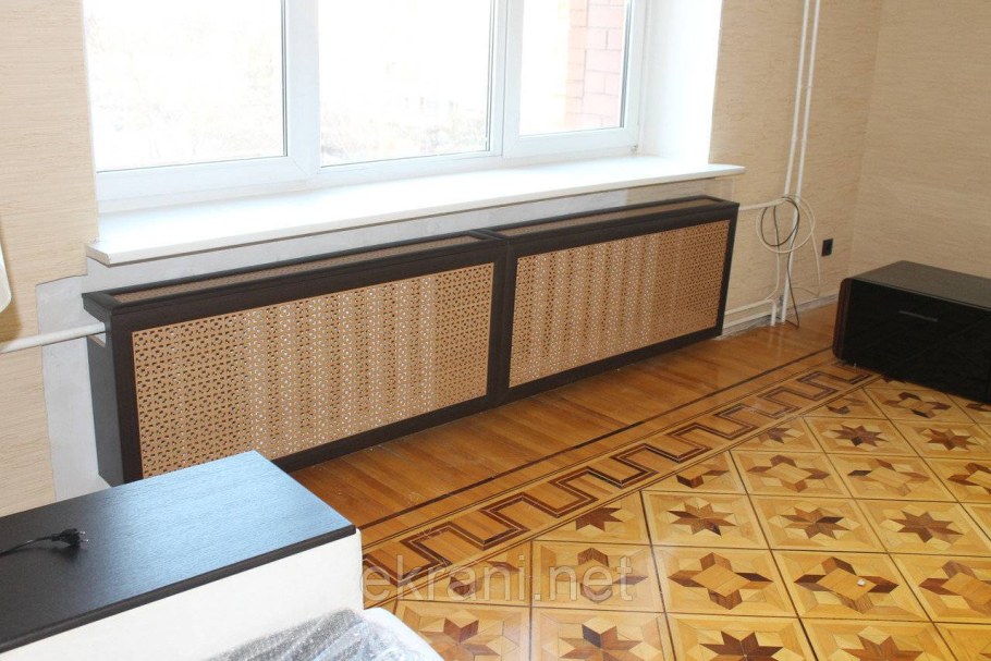 Короб для труб отопления на стене