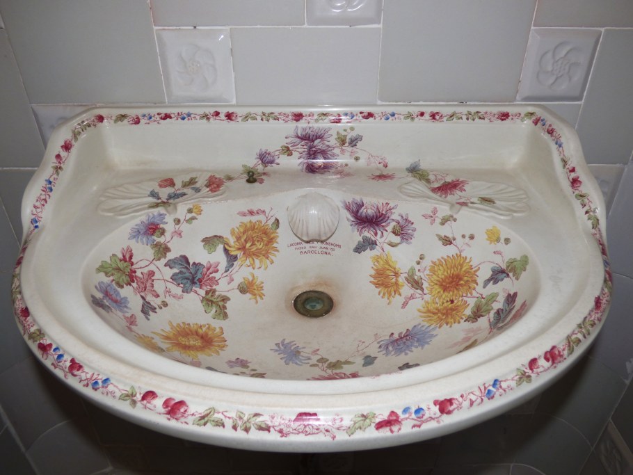 Фарфоровые раковины для ванной