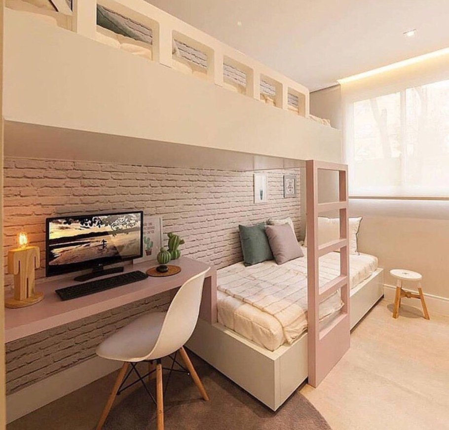 Детская с диваном и кроватью планировка