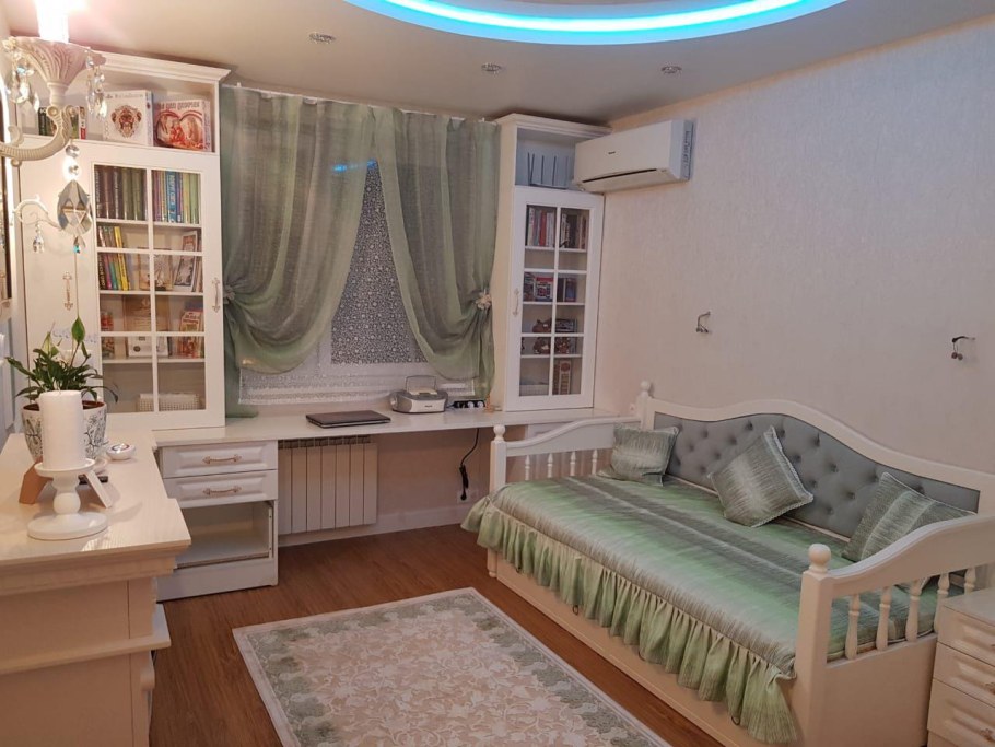 Детская спальня с диваном