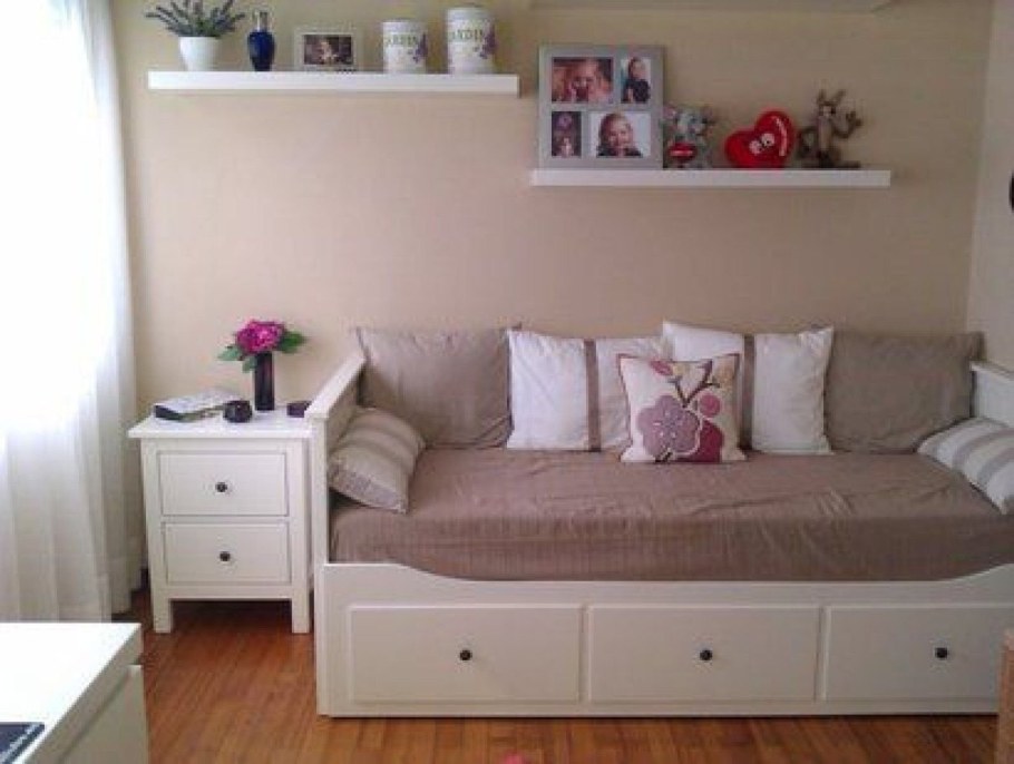 Кровать кушетка икеа ХЕМНЭС В детской