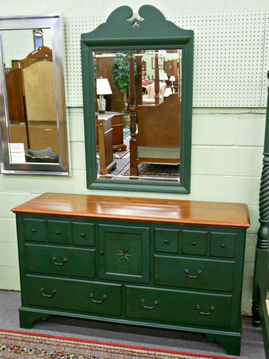 Прихожая изумрудного цвета мебель