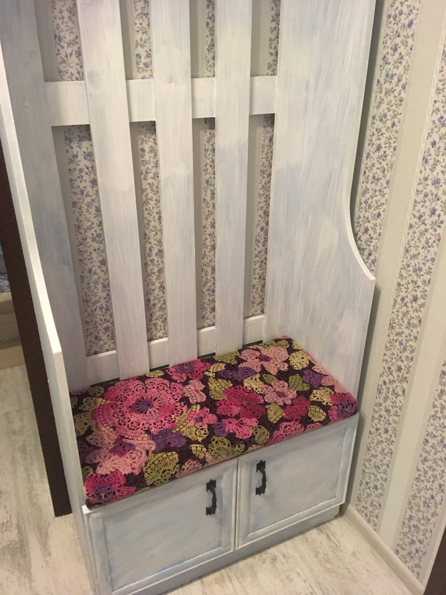 Перекраска мебели в прихожей