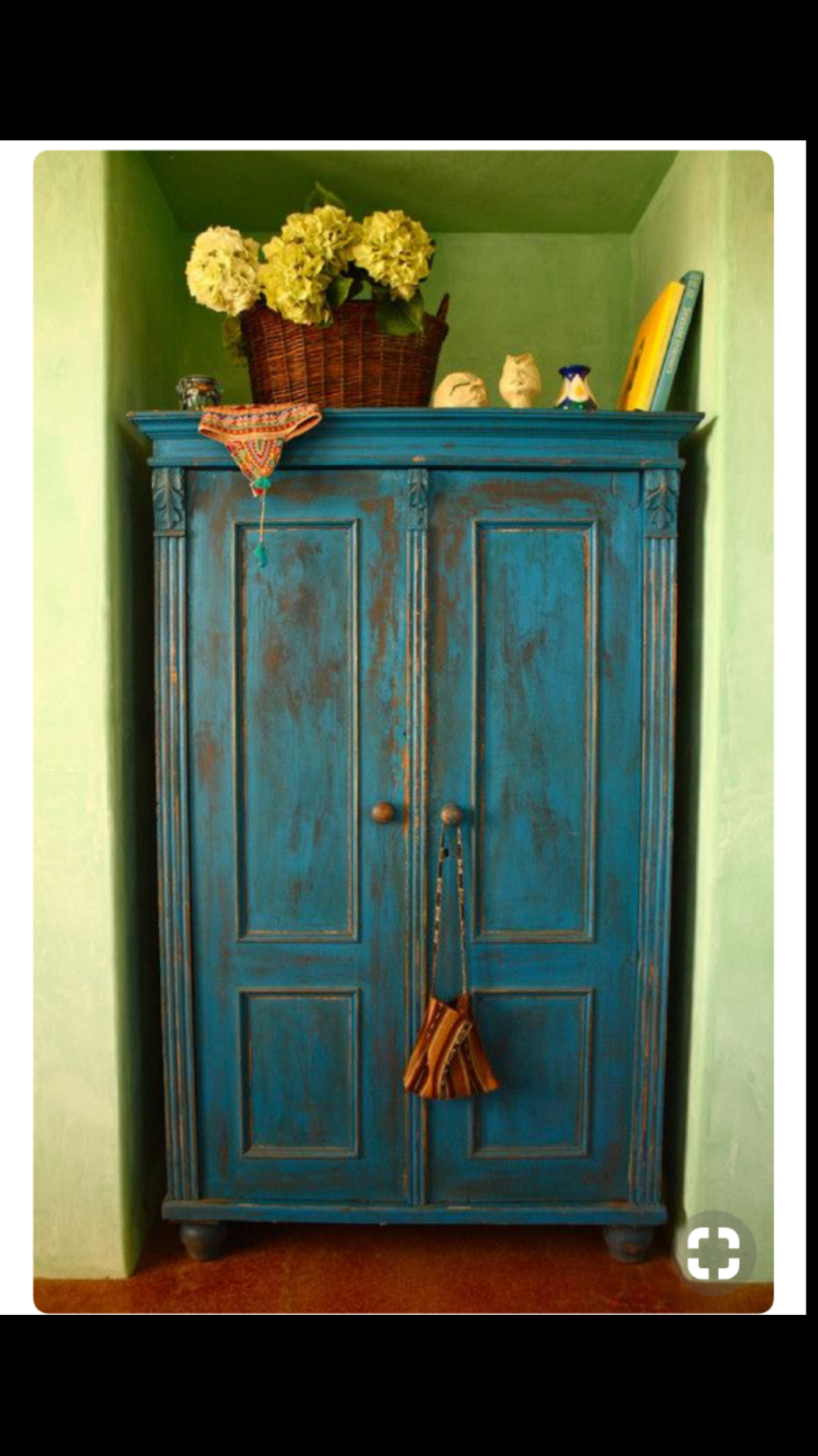 Перекраска старинного шкафа