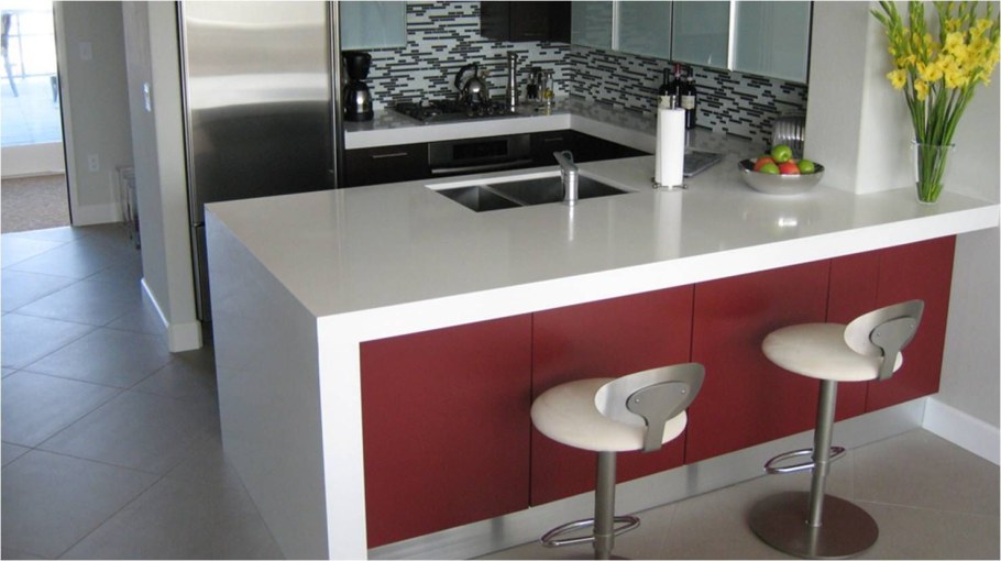 Кухонный гарнитур со столом