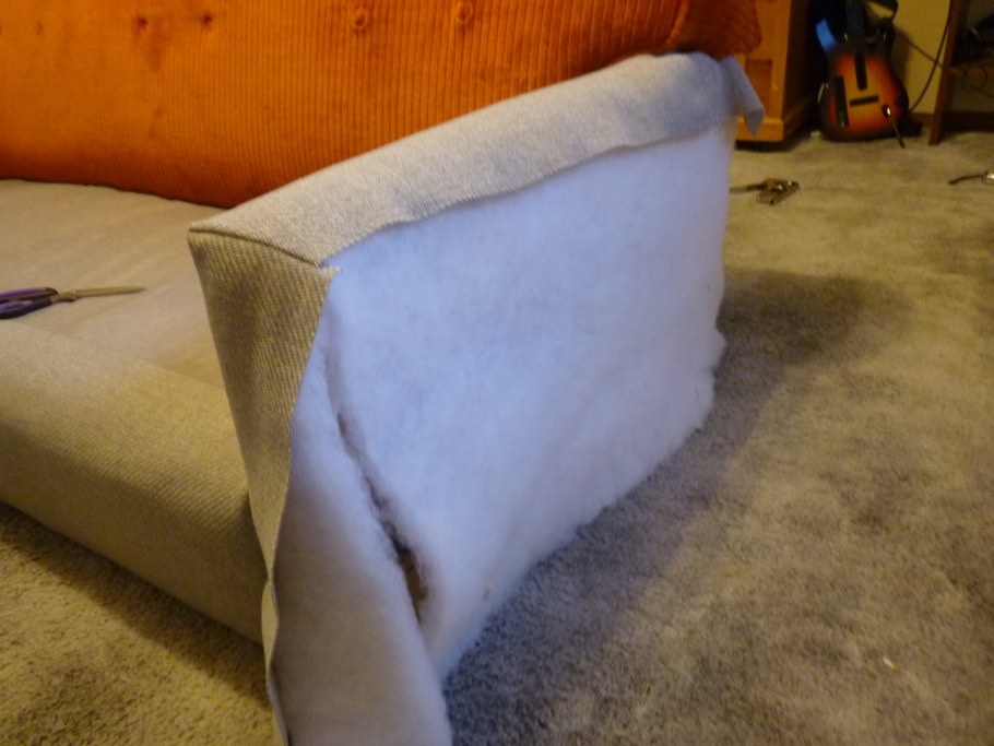 Обтянуть подлокотники дивана