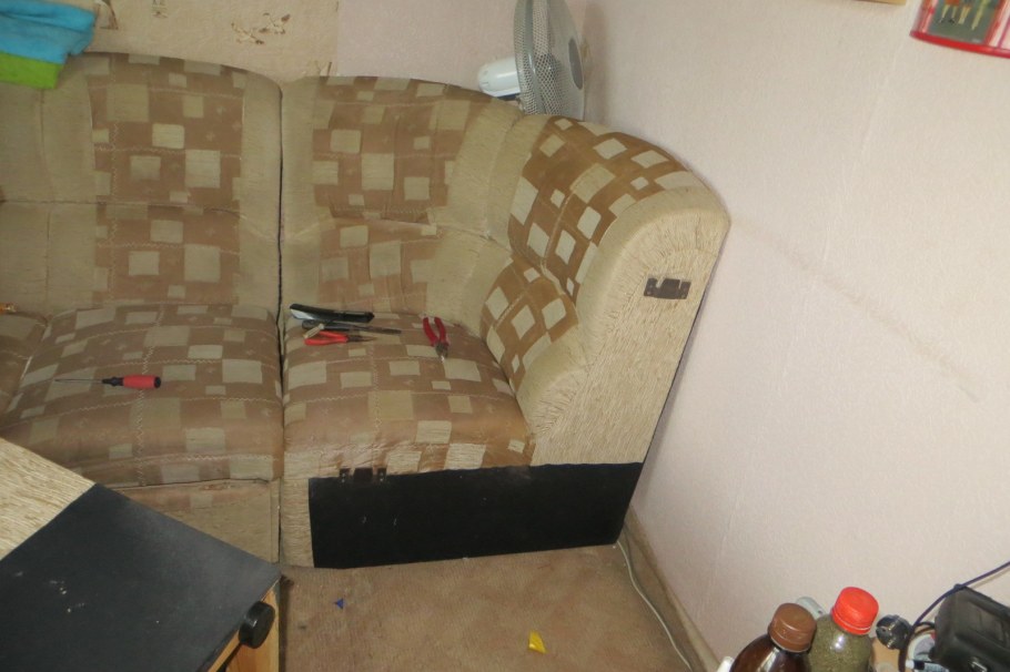 Перетяжка мебели кровати