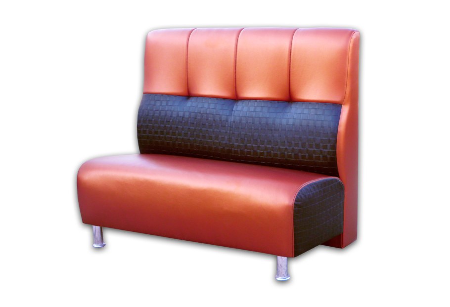 Маленький диван с высокой спинкой