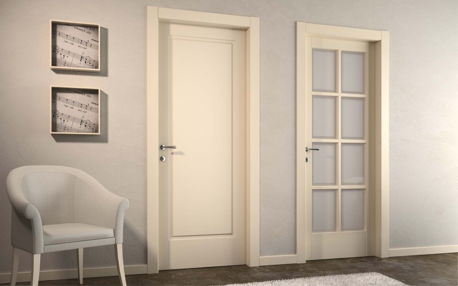Бежевые двери в интерьере