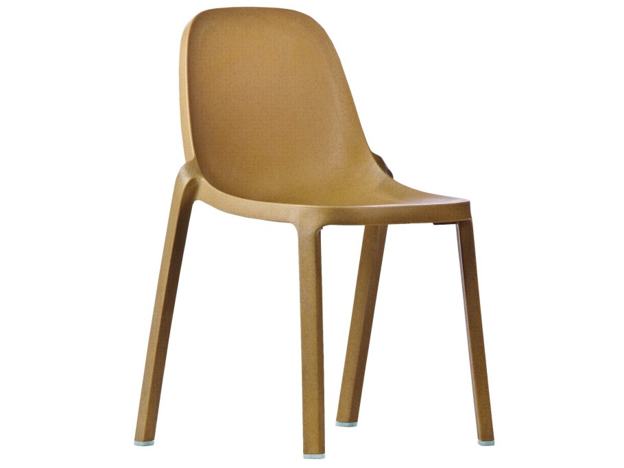 Стул желтый с высокой спинкой