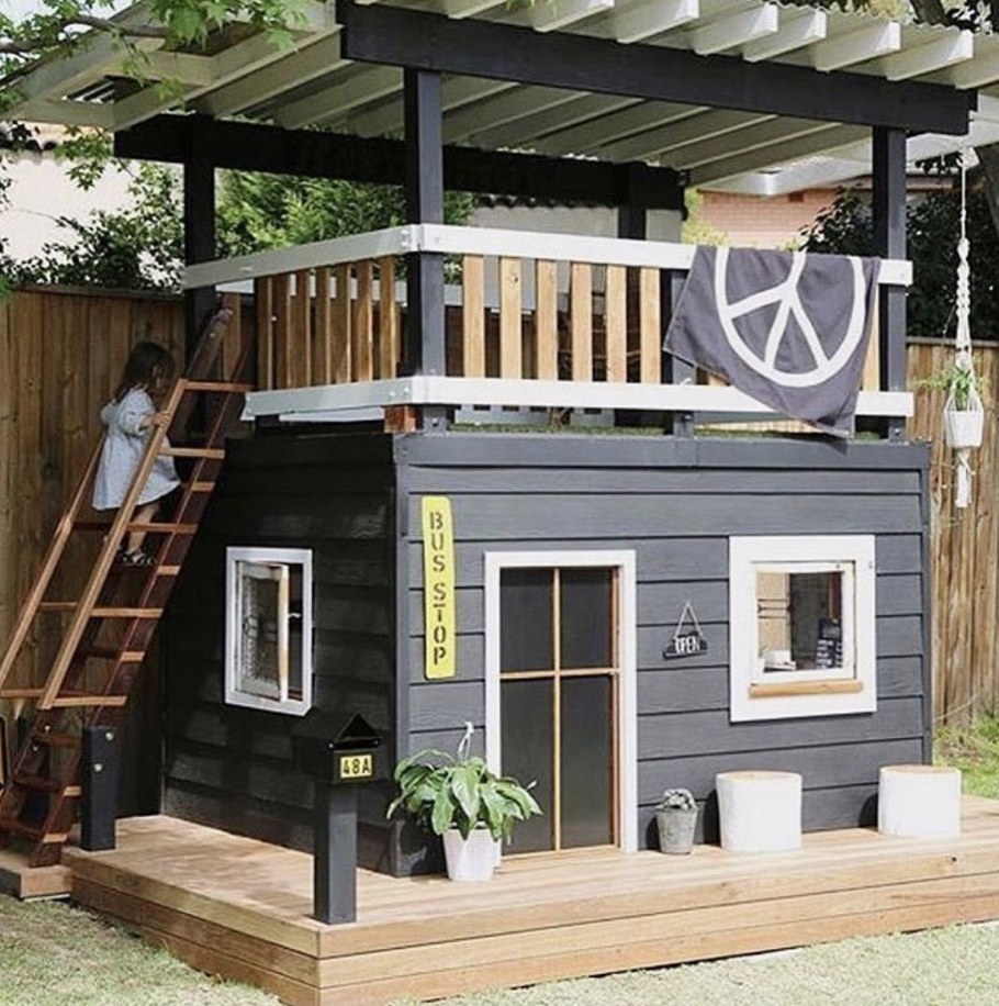 Детский домик для дачи