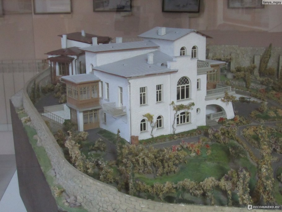 Дом-музей Чехова в Ялте (белая дача)