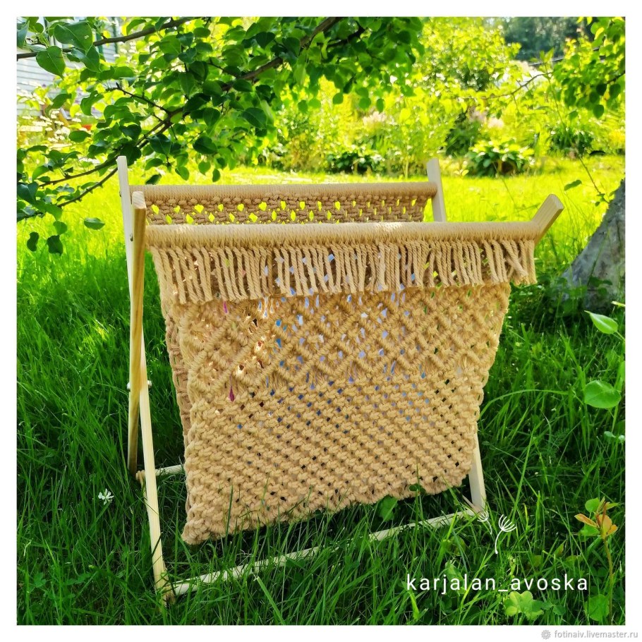 Газетница в интерьере