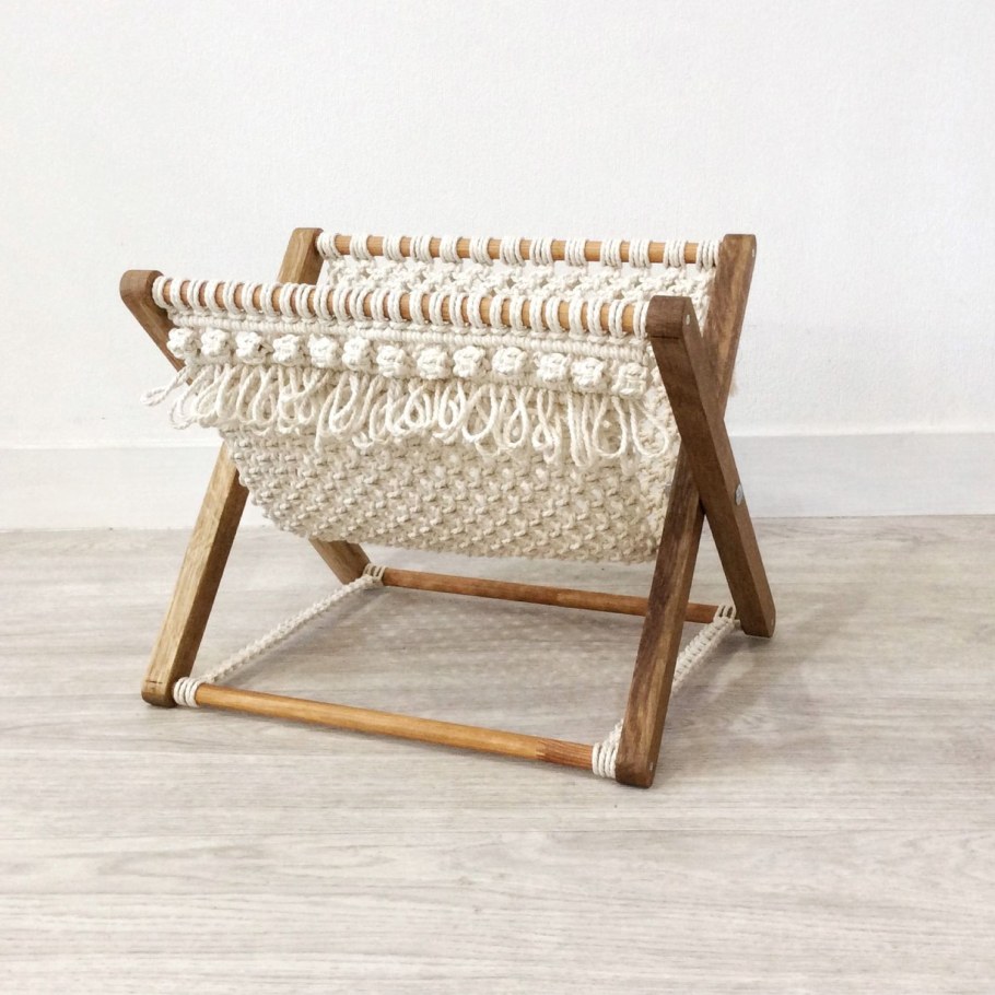 Газетница деревянная