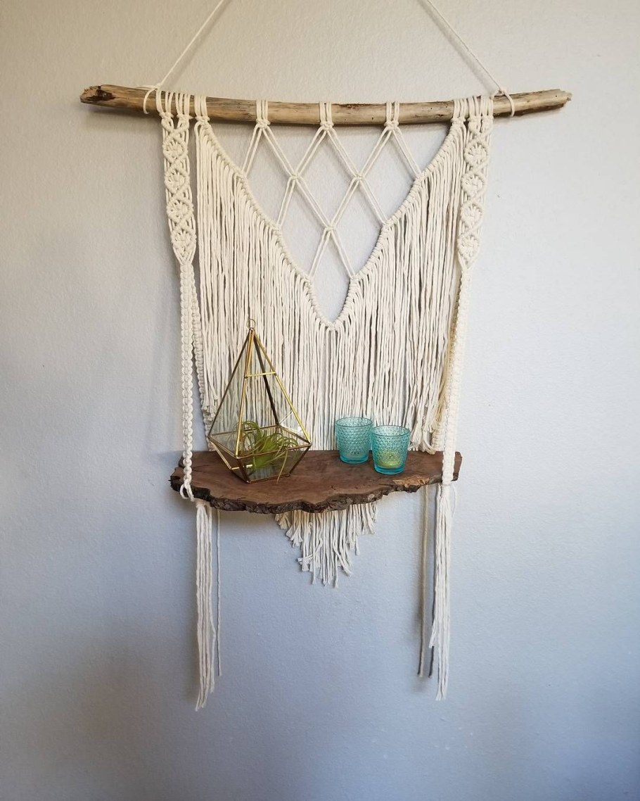 Купить ротанговую газетницу