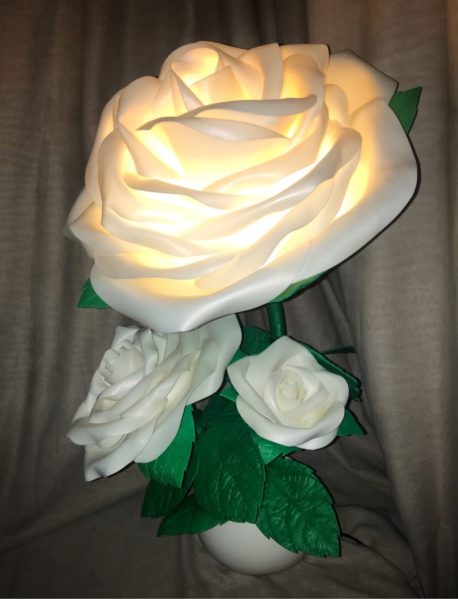 Ростовая роза светильник