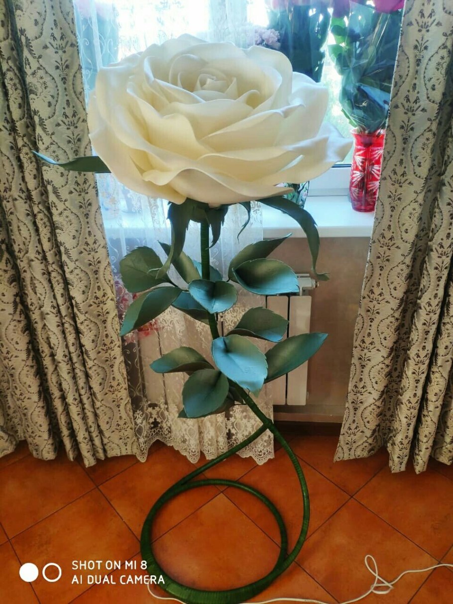 Светильник напольный цветок