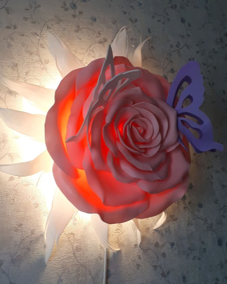 Светильник в виде розы