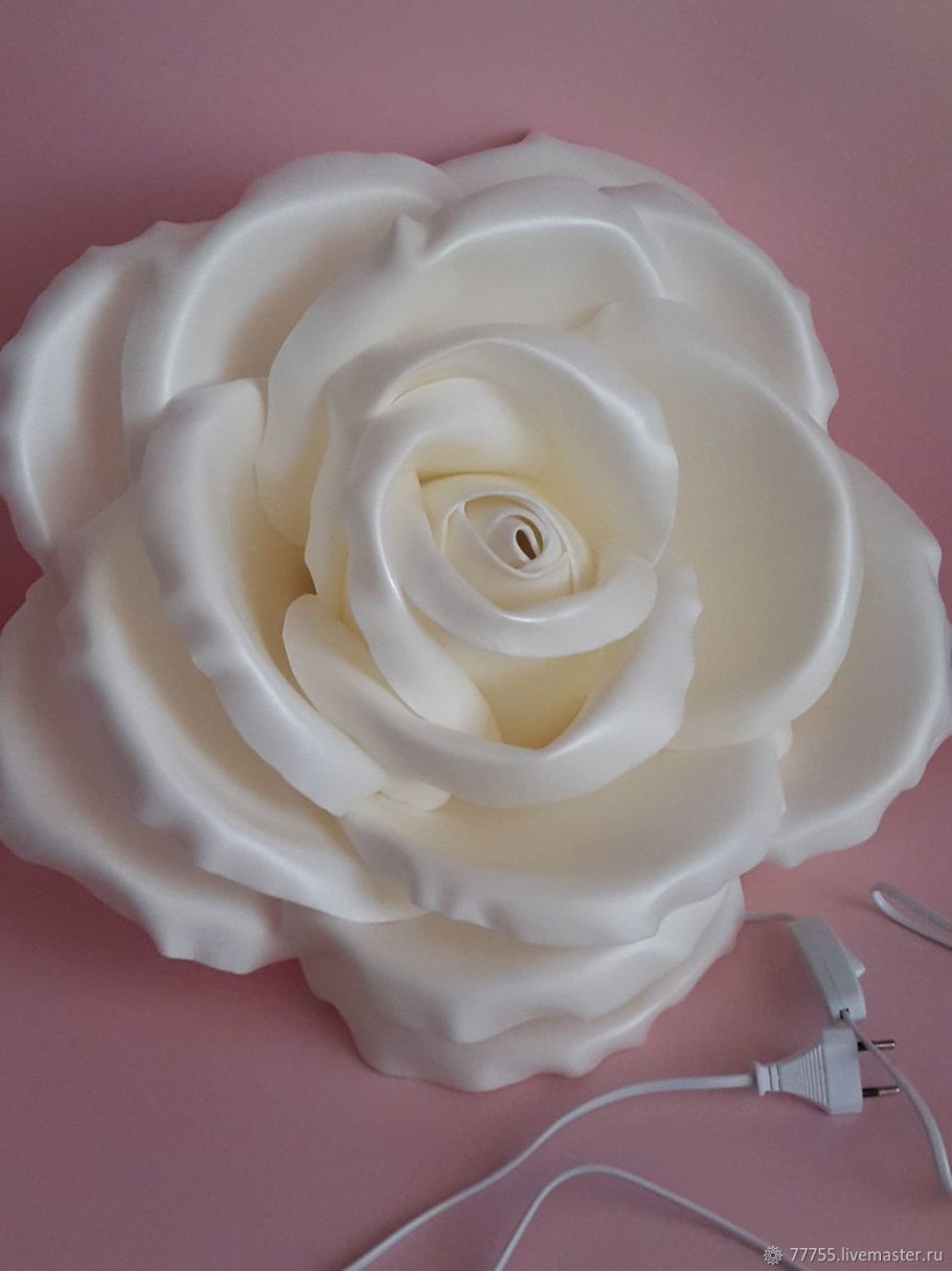 Светильник роза из изолона