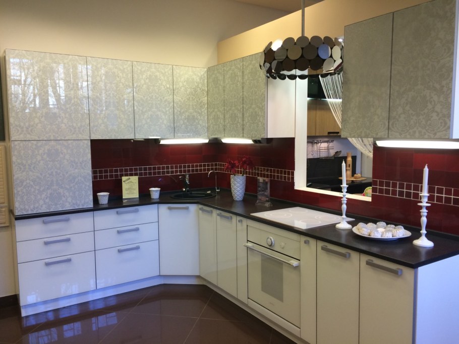 Кухонный гарнитур из дерева