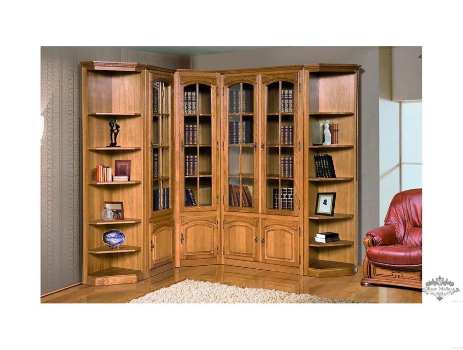 Угловая стенка в зал